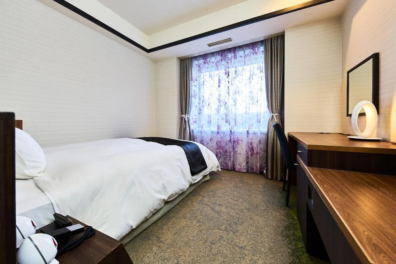 Hotel Tokyo Garden Palace 3*,